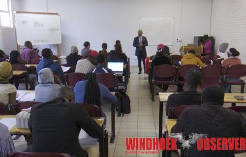 Unam summit questions relevance of degrees